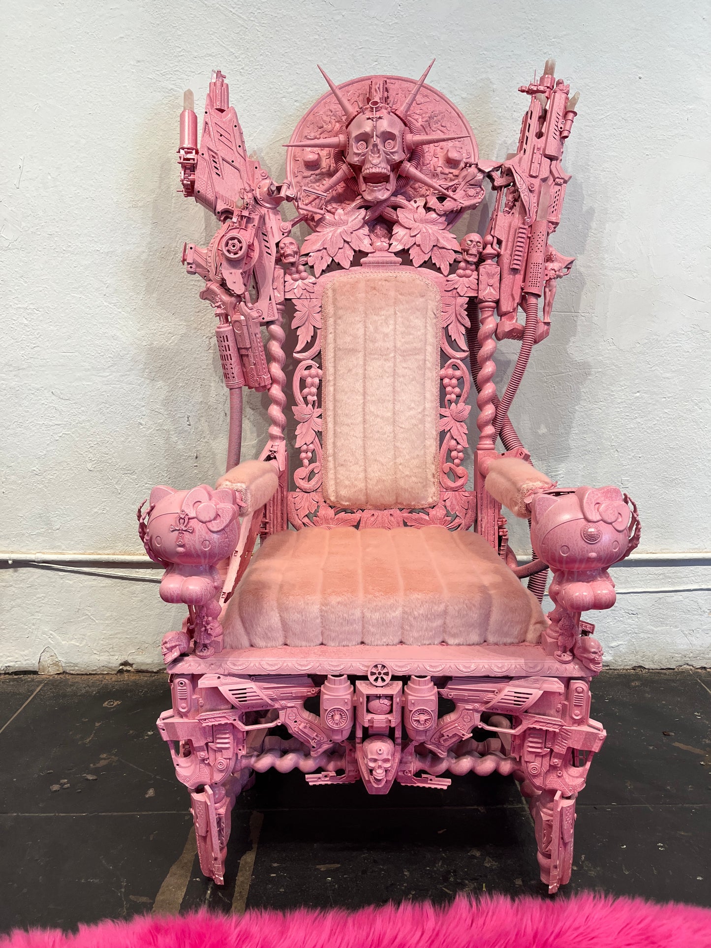 Baer - Hello Kitty Throne